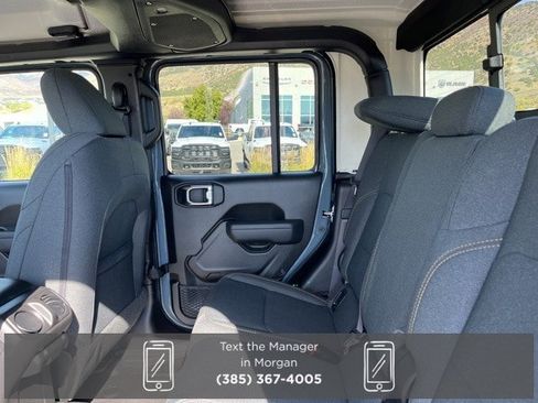 New 2025 Jeep Gladiator Sport image 15