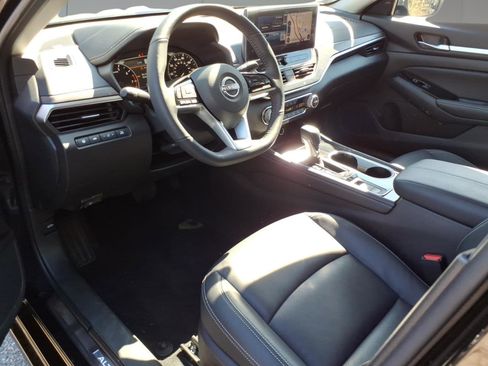Used 2025 Nissan Altima 2.5 SL AWD/4WD image 11