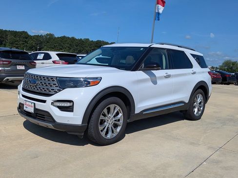 Used 2021 Ford Explorer Limited w/ Equipment Group 301A AWD/4WD image 4