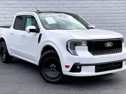 Used 2025 Ford Maverick Lobo AWD/4WD image 12