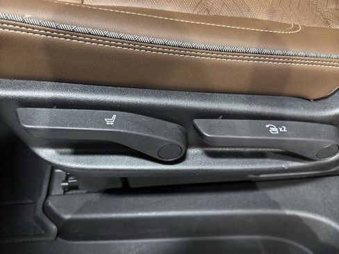 Used 2021 Chevrolet Suburban High Country w/ Premium Package image 14