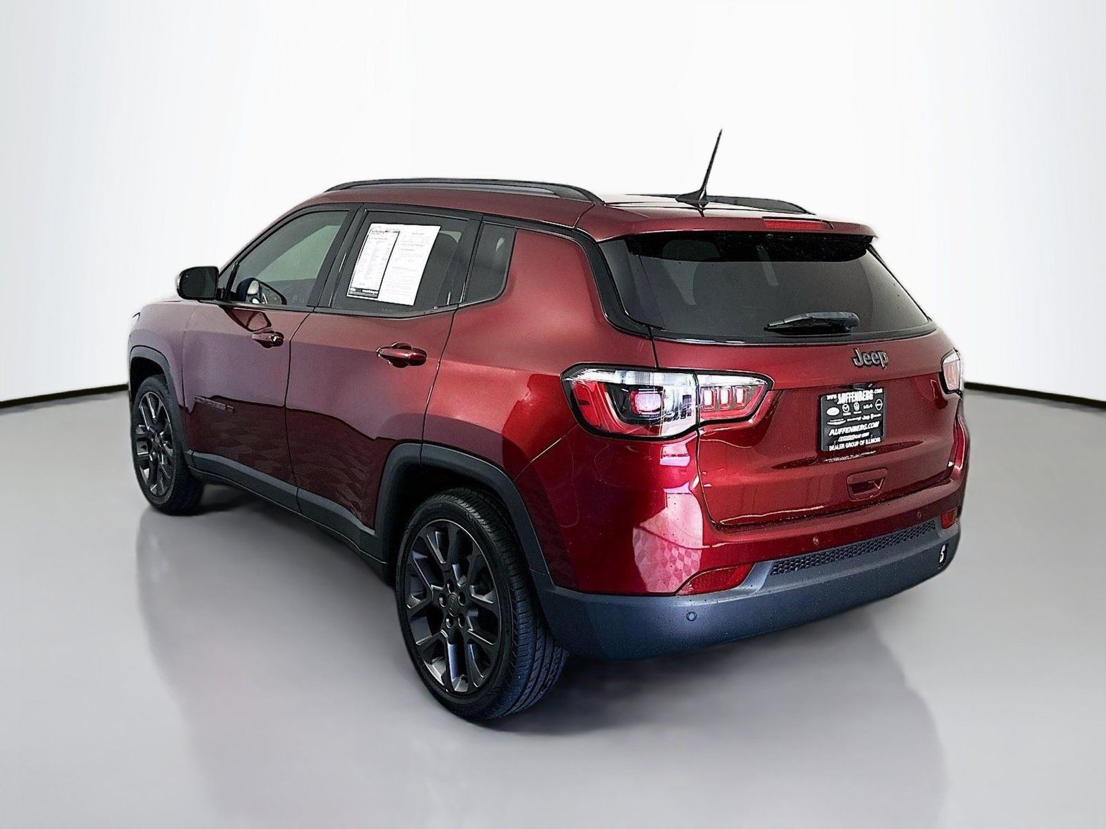 Used 2021 Jeep Compass Latitude w/ Sun and Sound Group FWD image 5