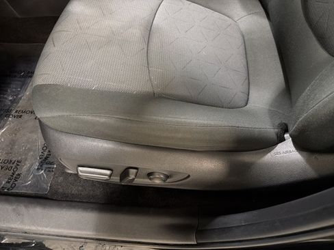 Used 2024 Toyota RAV4 XLE FWD image 16