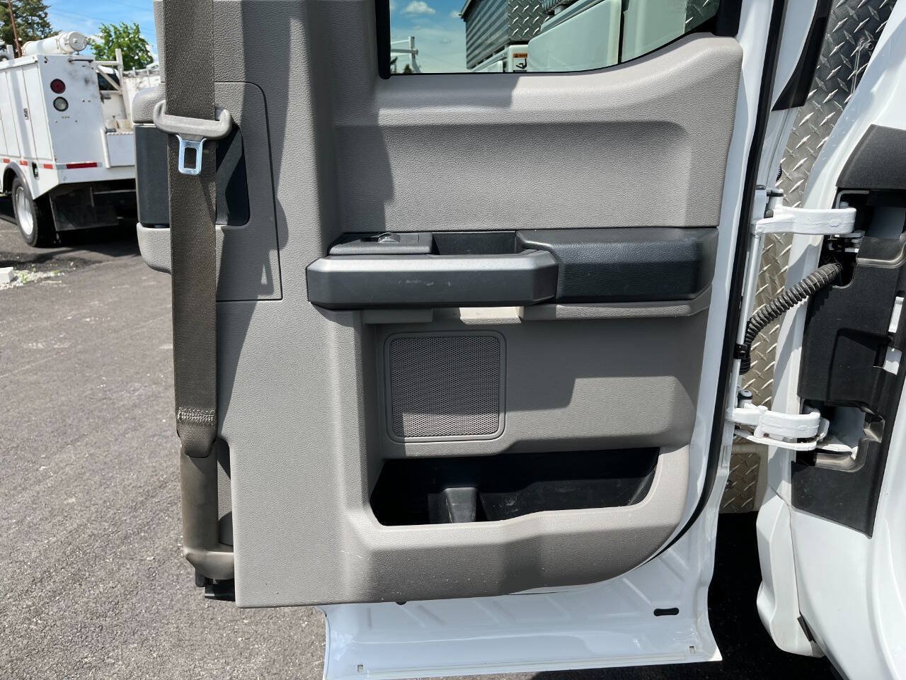 Used 2017 Ford F550 4x4 SuperCab Super Duty image 17