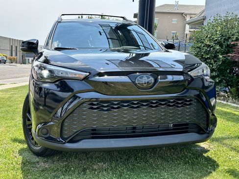 Used 2025 Toyota Corolla Cross AWD Hybrid image 2