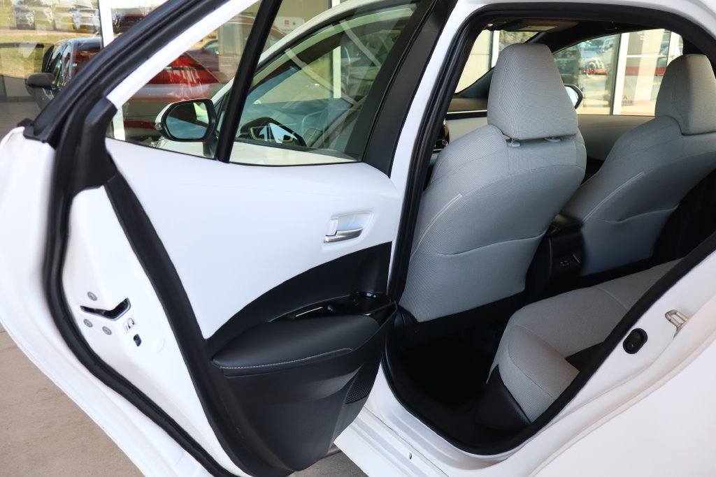 Used 2025 Toyota Corolla SE w/ SE Package FWD image 26