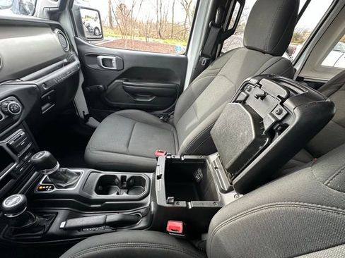 Used 2020 Jeep Wrangler Unlimited Sport image 25