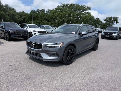 Used 2021 Volvo V60 T5 Cross Country w/ Climate Package AWD/4WD image 2