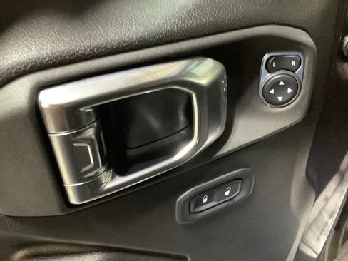 Used 2021 Jeep Wrangler Sport AWD/4WD image 20