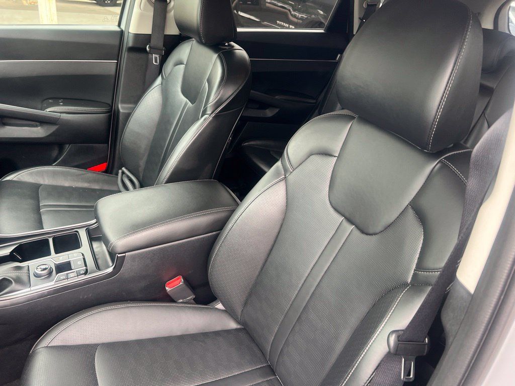 Certified 2024 Kia Sorento S w/ Panoramic Sunroof Package FWD image 5