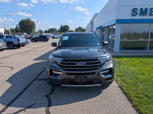 Used 2020 Ford Explorer XLT w/ Equipment Group 202A AWD/4WD image 3