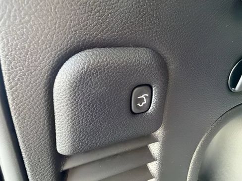 Used 2022 Jeep Grand Cherokee Laredo X RWD image 30