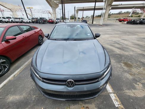 Used 2025 Volkswagen Jetta Sport image 2