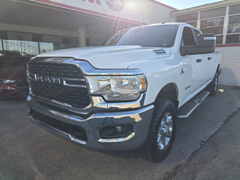 Used 2024 RAM 3500 Big Horn AWD/4WD image 1