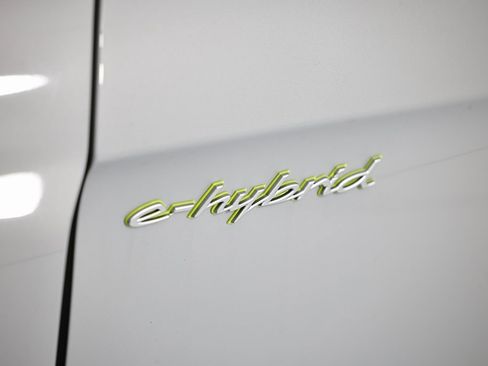 New 2026 Porsche Panamera 4 image 9