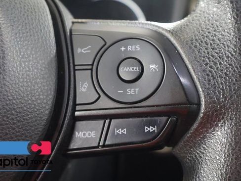 Used 2025 Toyota RAV4 XLE AWD/4WD image 18