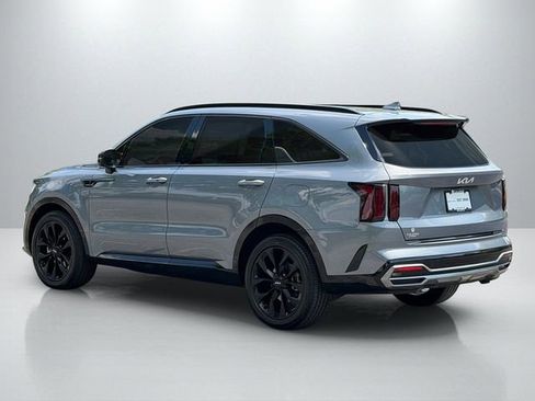 Certified 2023 Kia Sorento SX FWD image 5