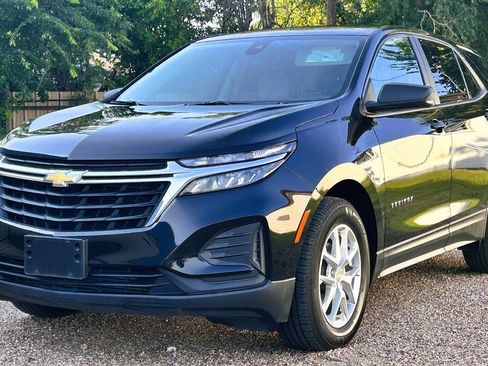 Used 2022 Chevrolet Equinox LS w/ LS Convenience Package FWD image 11