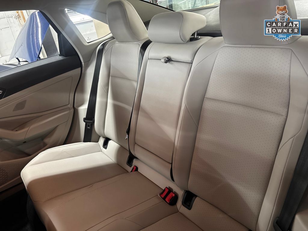 Used 2019 Volkswagen Jetta SE w/ Cold Weather Package FWD image 29