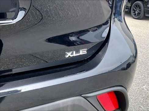 Used 2021 Toyota Highlander XLE image 29