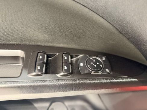 Used 2017 Ford Fusion SE w/ Fusion SE Technology Package FWD image 33