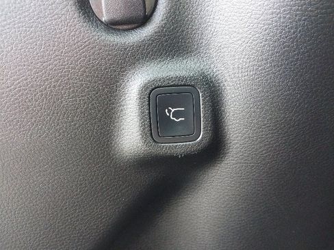 Used 2023 Jeep Compass High Altitude AWD/4WD image 15