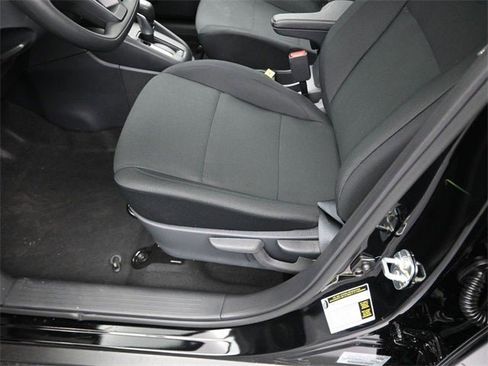 New 2025 Nissan Kicks Play S image 25