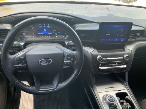Used 2020 Ford Explorer XLT RWD image 25
