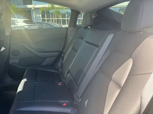Used 2022 Tesla Model Y Performance image 5