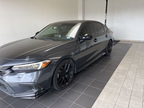 Used 2022 Honda Civic Sport image 2
