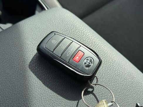 Used 2025 Toyota Camry LE image 23