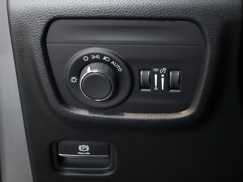 Used 2025 Jeep Grand Cherokee L Laredo w/ Luxury Tech Group I RWD image 21