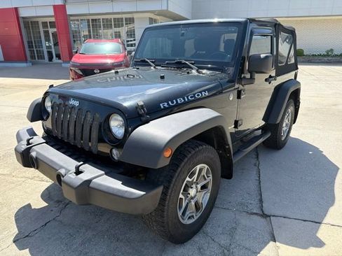 Used 2014 Jeep Wrangler Rubicon w/ Power Convenience Group AWD/4WD image 2