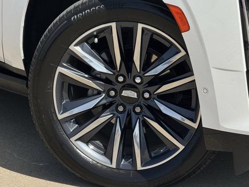 Used 2023 Cadillac Escalade ESV Sport Platinum AWD/4WD image 39
