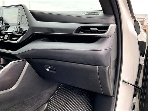 Used 2022 Toyota Highlander XSE image 13