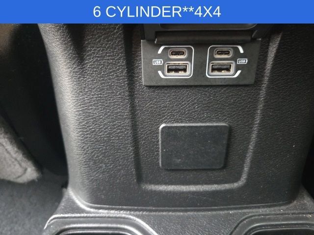 Used 2022 Jeep Gladiator Rubicon w/ Cold Weather Group AWD/4WD image 57