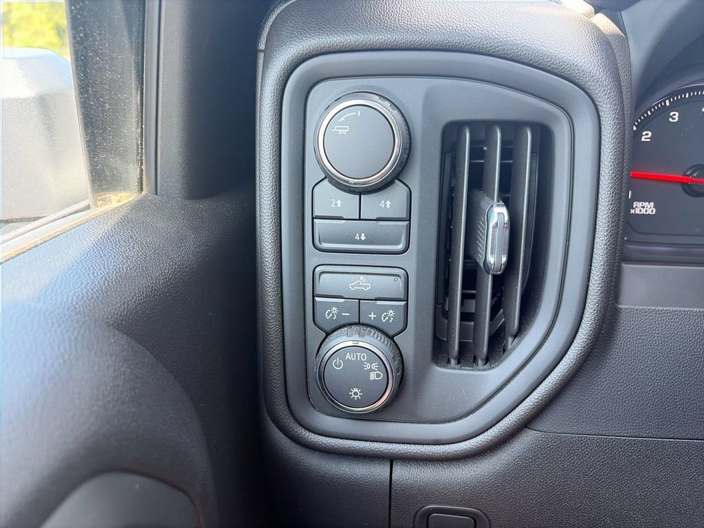 Used 2025 Chevrolet Silverado 2500 Custom w/ Custom Convenience Package AWD/4WD image 19
