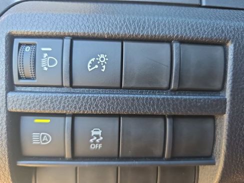 Used 2025 Toyota Tacoma SR5 AWD/4WD image 25