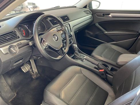 Used 2017 Volkswagen Passat 1.8T R-Line image 17