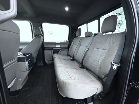 Used 2022 Ford F250 XLT w/ Black Appearance Package image 19