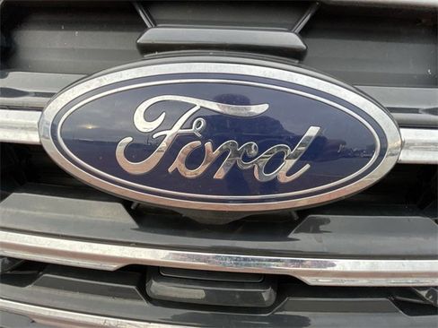 Used 2025 Ford Explorer Active w/ Active Comfort Package image 2