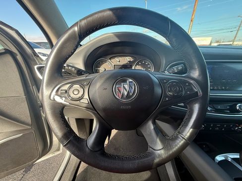 Used 2020 Buick Enclave Essence image 15