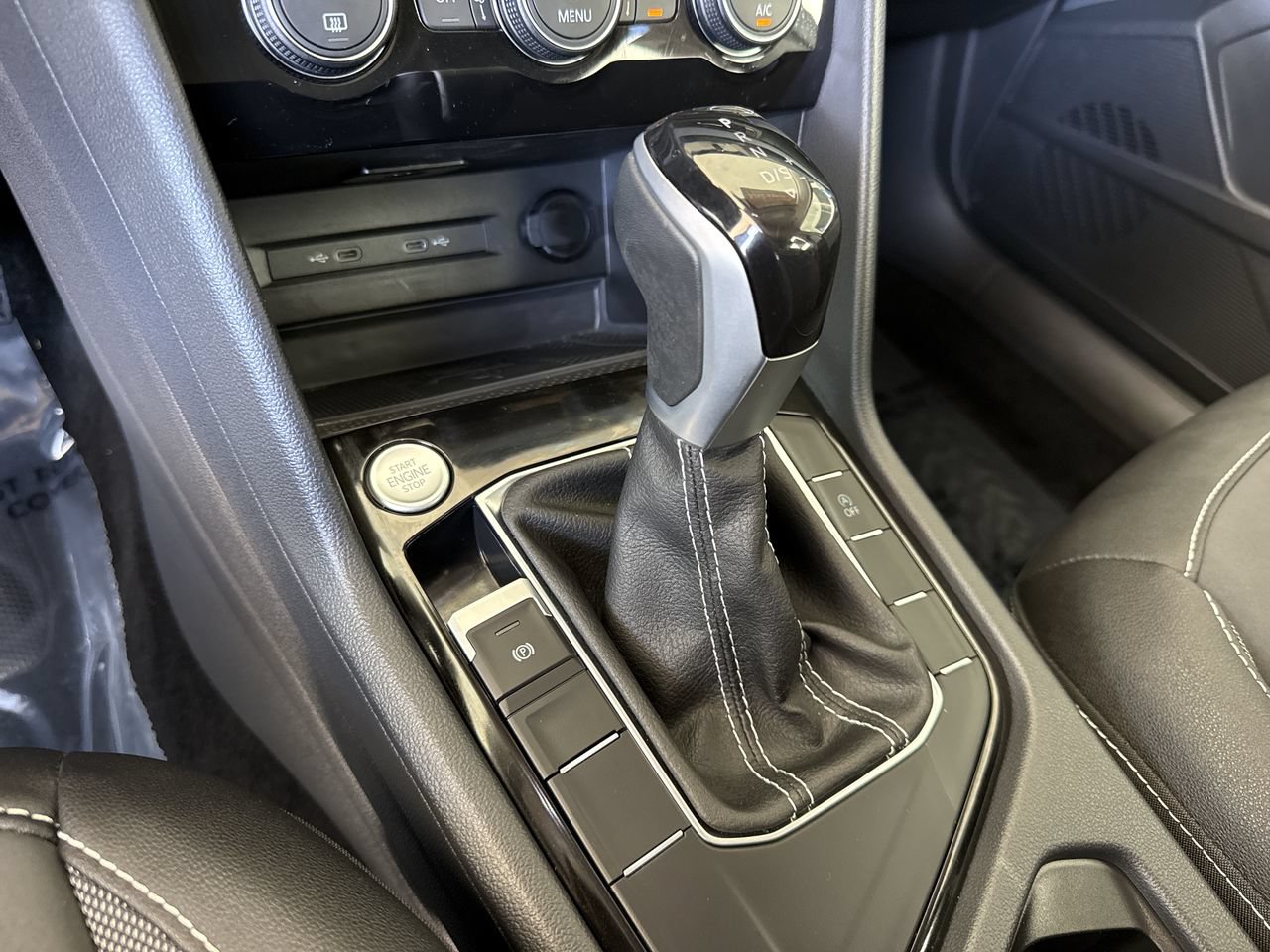 Used 2024 Volkswagen Taos SE w/ Panoramic Sunroof Package FWD image 15