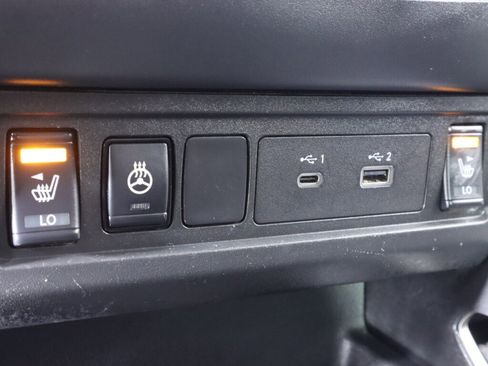 Used 2023 Nissan Frontier SV image 27