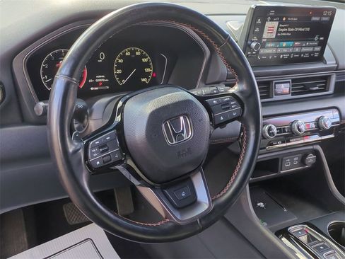 Used 2023 Honda Pilot TrailSport image 14