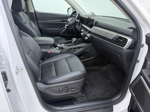 Used 2024 Kia Telluride EX w/ EX Captain's Chair Package AWD/4WD image 20