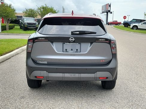 Certified 2025 Nissan Kicks SR FWD image 7