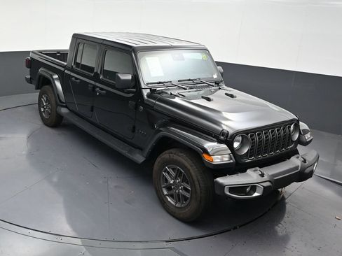 Used 2025 Jeep Gladiator Sport image 20