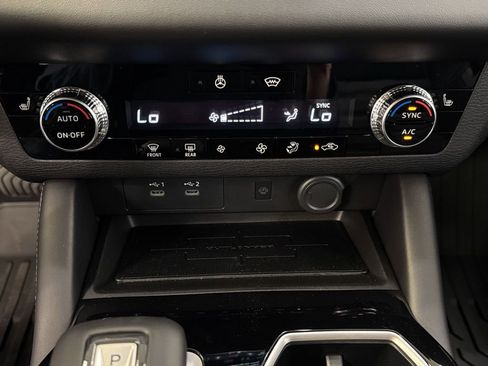 New 2026 Mitsubishi Outlander AWD image 17