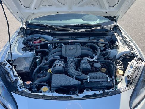 Used 2025 Toyota GR86 Premium w/ ALL Weather Mat Package (TMS) RWD image 28